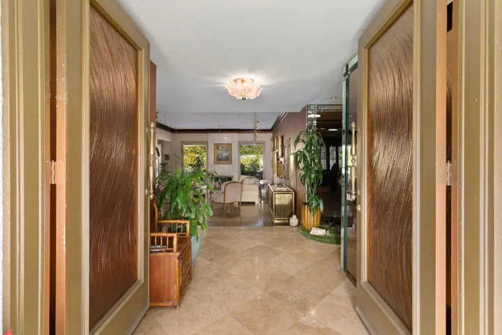 61 Sierra Madre - Welcome Home