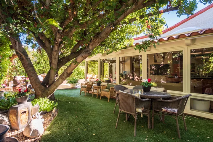61 Sierra Madre - Side Yard