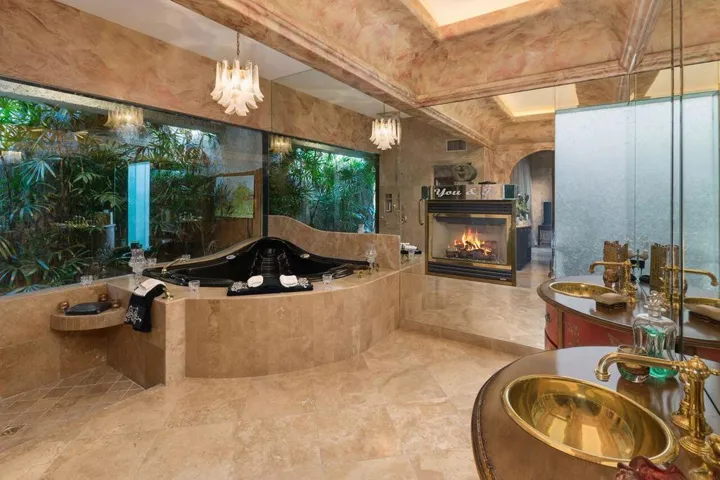 61 Sierra Madre - Primary Bdrm Bathroom