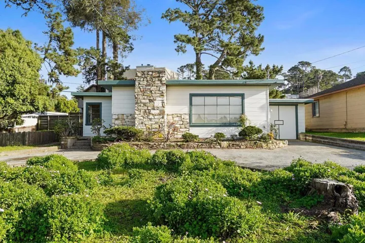 1001 David Avenue, Pacific Grove, California 93950