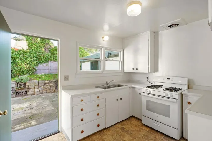 1001 David Avenue, Pacific Grove, California 93950