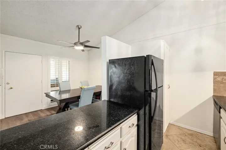 631 S Prospect Avenue 202, Redondo Beach, California 90277
