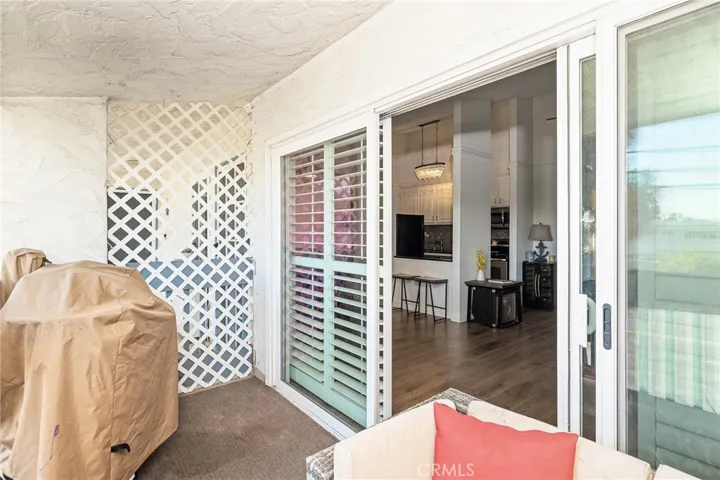 631 S Prospect Avenue 202, Redondo Beach, California 90277