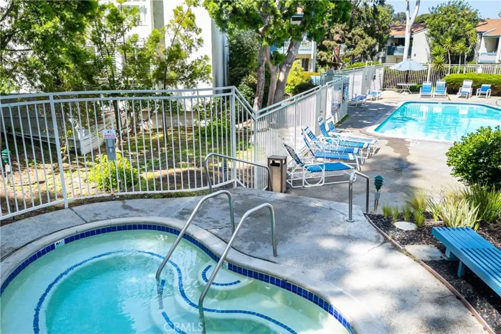 631 S Prospect Avenue 202, Redondo Beach, California 90277