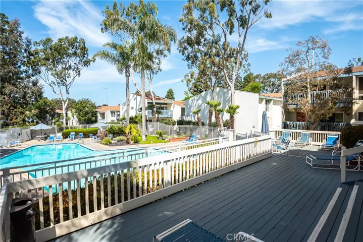 631 S Prospect Avenue 202, Redondo Beach, California 90277