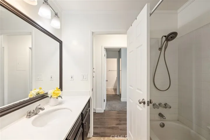 631 S Prospect Avenue 202, Redondo Beach, California 90277