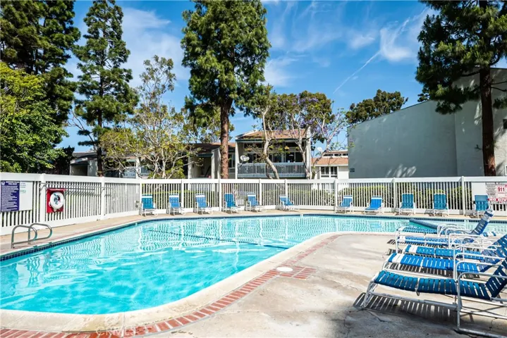 631 S Prospect Avenue 202, Redondo Beach, California 90277