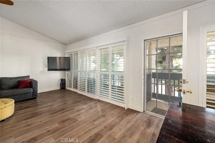 631 S Prospect Avenue 202, Redondo Beach, California 90277