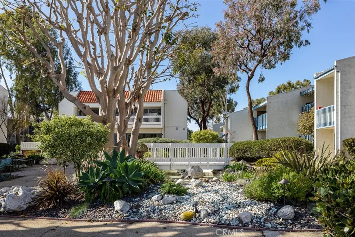 631 S Prospect Avenue 202, Redondo Beach, California 90277