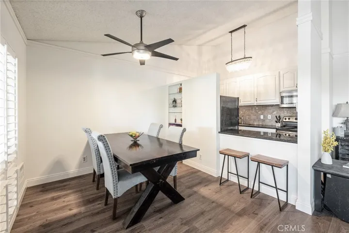 631 S Prospect Avenue 202, Redondo Beach, California 90277