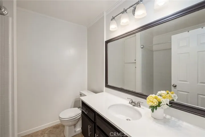 631 S Prospect Avenue 202, Redondo Beach, California 90277