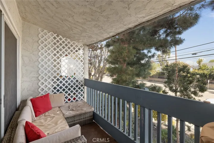 631 S Prospect Avenue 202, Redondo Beach, California 90277