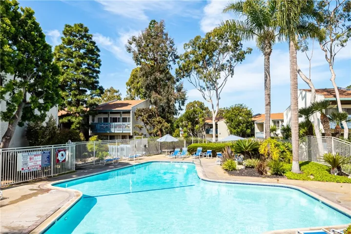 631 S Prospect Avenue 202, Redondo Beach, California 90277