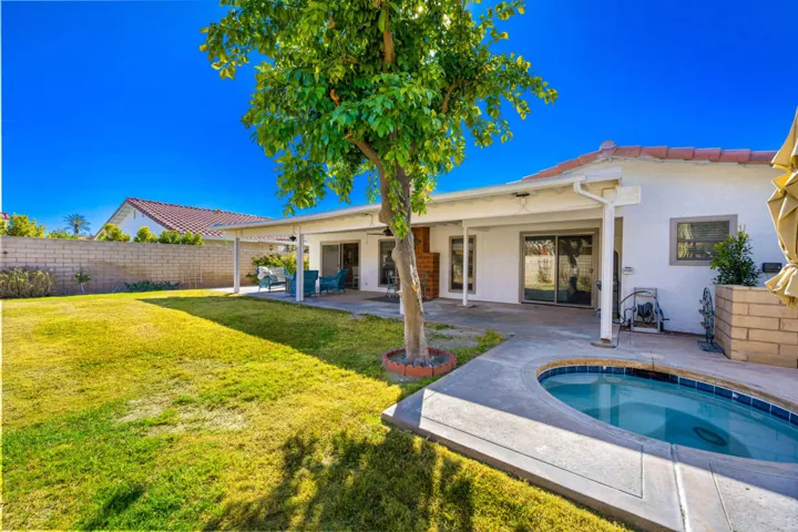 Private Spa & Large Backyard