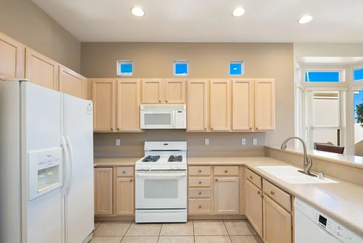 26-web-or-mls-KSRoyalTroon_2023_026