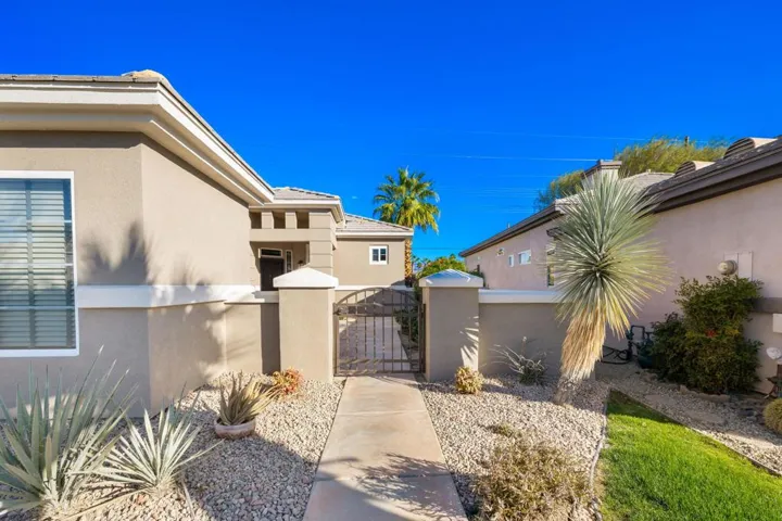 9-web-or-mls-KSRoyalTroon_2023_009