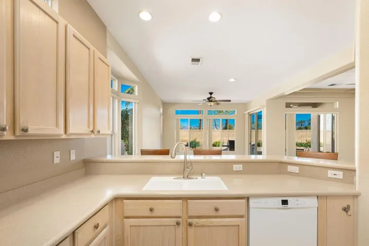 27-web-or-mls-KSRoyalTroon_2023_027