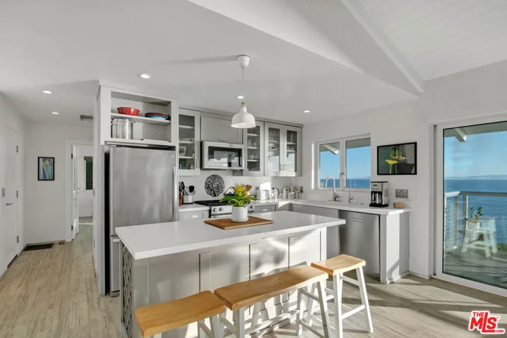 2011 Edgewater Way, Santa Barbara, California 93109 — photo 5