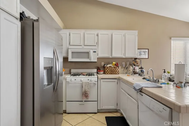 7526 Honeysuckle Street, Fontana, California 92336