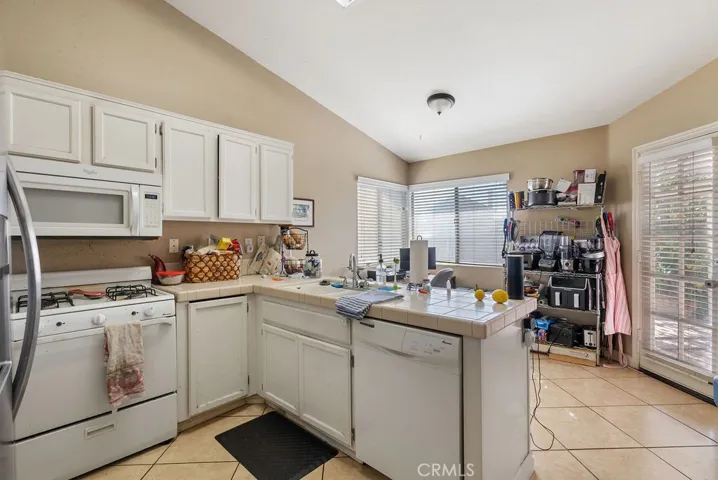 7526 Honeysuckle Street, Fontana, California 92336