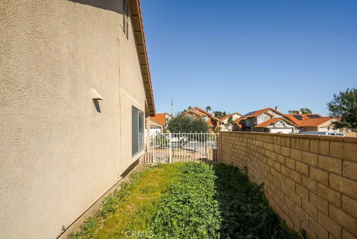 7526 Honeysuckle Street, Fontana, California 92336