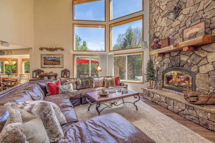 174 Meadow View Drive, Big Bear Lake, California 92315