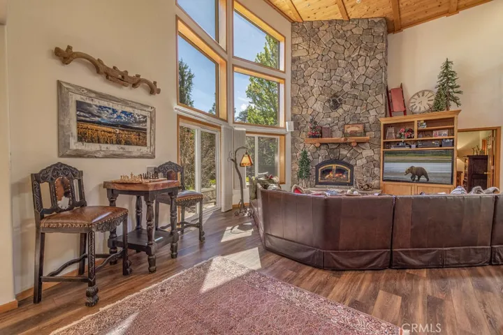 174 Meadow View Drive, Big Bear Lake, California 92315