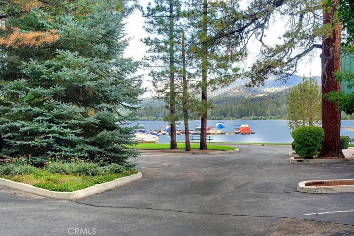 174 Meadow View Drive, Big Bear Lake, California 92315