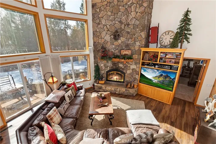 174 Meadow View Drive, Big Bear Lake, California 92315