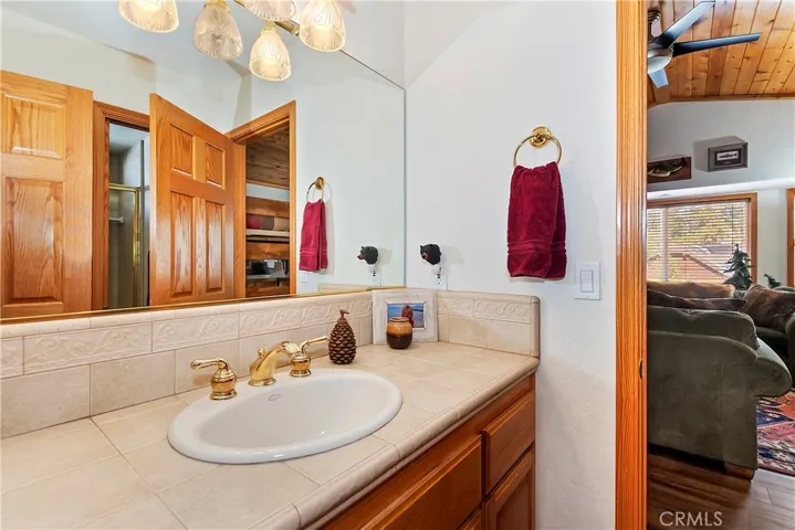 174 Meadow View Drive, Big Bear Lake, California 92315