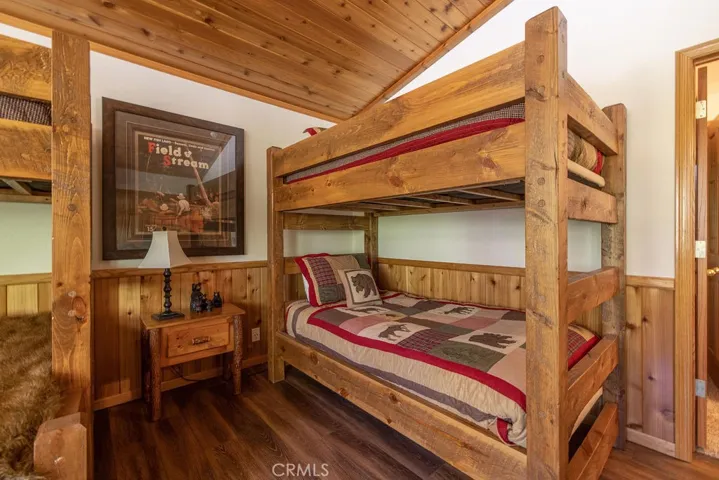 174 Meadow View Drive, Big Bear Lake, California 92315