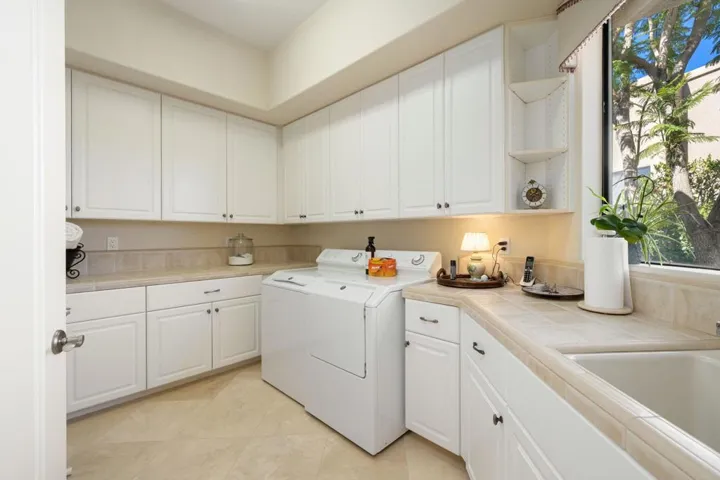 58-web-or-mls-JV_Cherry_0123_058