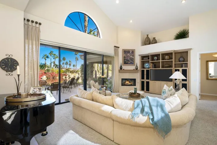 28-web-or-mls-JV_Cherry_0123_028