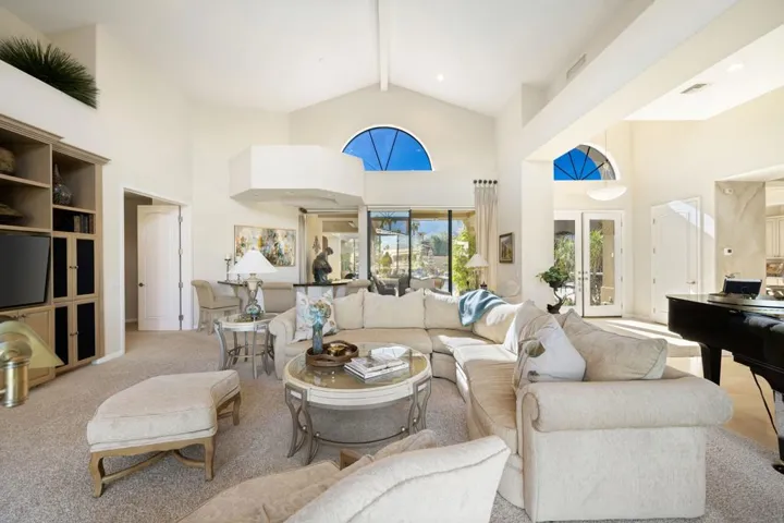 42-web-or-mls-JV_Cherry_0123_042