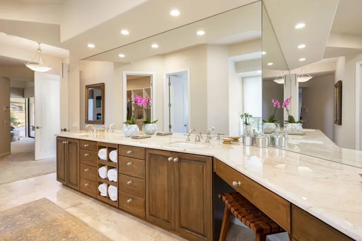 52-web-or-mls-JV_Cherry_0123_052