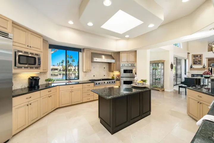 35-web-or-mls-JV_Cherry_0123_035