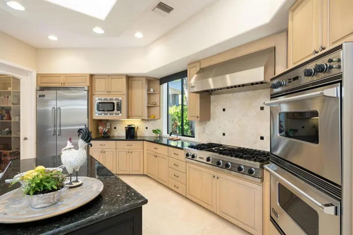 39-web-or-mls-JV_Cherry_0123_039