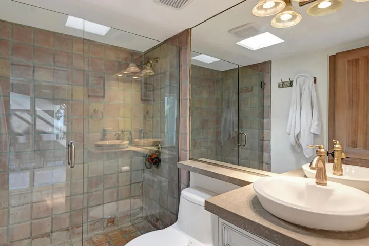 GUEST BATHROOM MLS