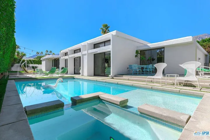 2336 S Caliente Drive, Palm Springs, California 92264