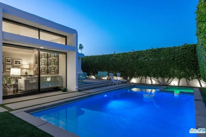 2336 S Caliente Drive, Palm Springs, California 92264