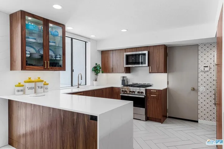 2336 S Caliente Drive, Palm Springs, California 92264