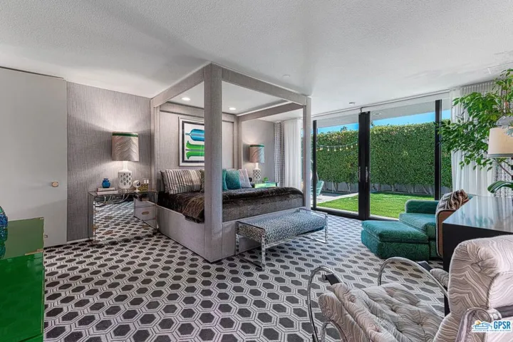 2336 S Caliente Drive, Palm Springs, California 92264