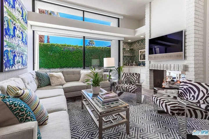 2336 S Caliente Drive, Palm Springs, California 92264