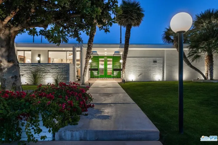 2336 S Caliente Drive, Palm Springs, California 92264