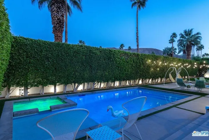 2336 S Caliente Drive, Palm Springs, California 92264