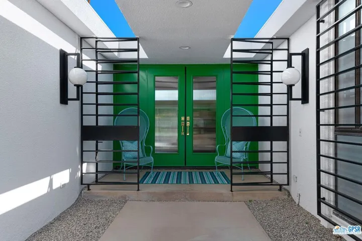 2336 S Caliente Drive, Palm Springs, California 92264