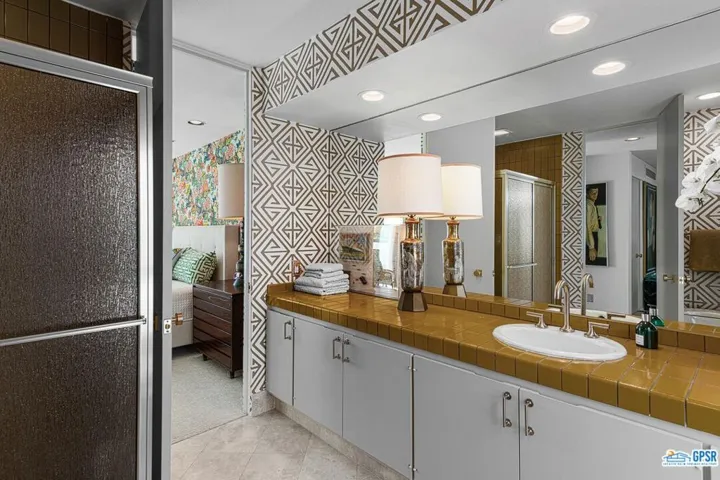 2336 S Caliente Drive, Palm Springs, California 92264