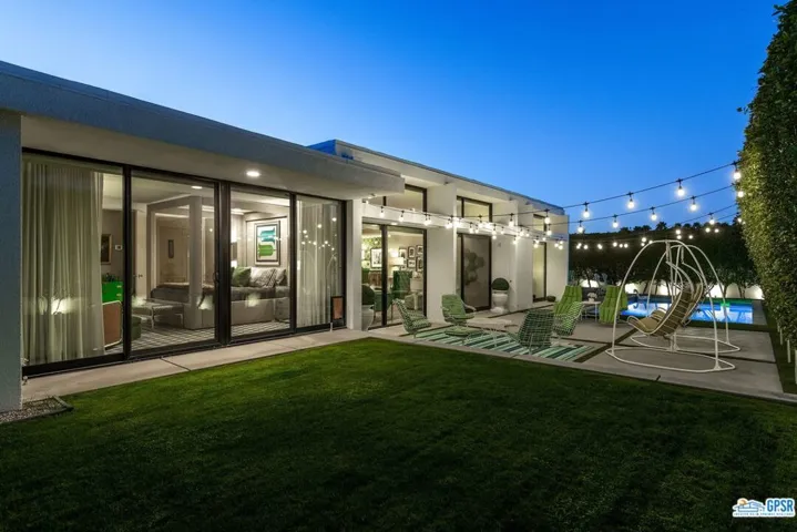 2336 S Caliente Drive, Palm Springs, California 92264