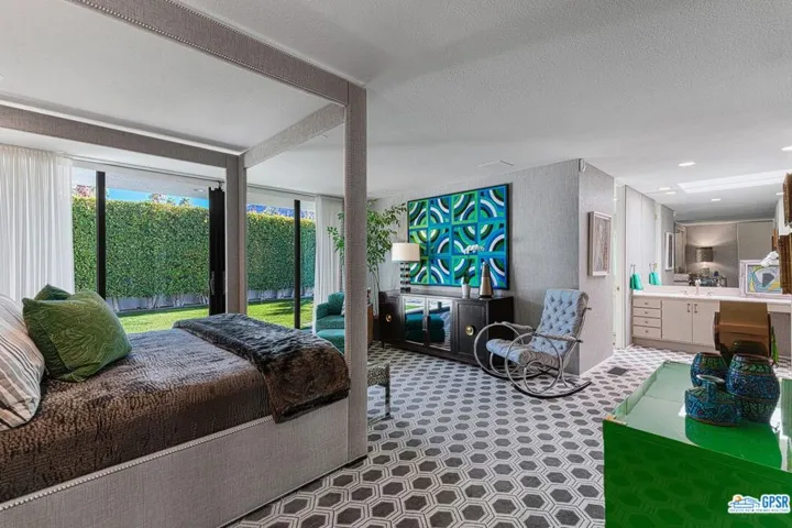 2336 S Caliente Drive, Palm Springs, California 92264