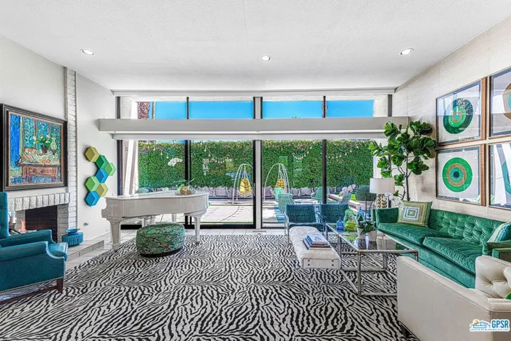 2336 S Caliente Drive, Palm Springs, California 92264